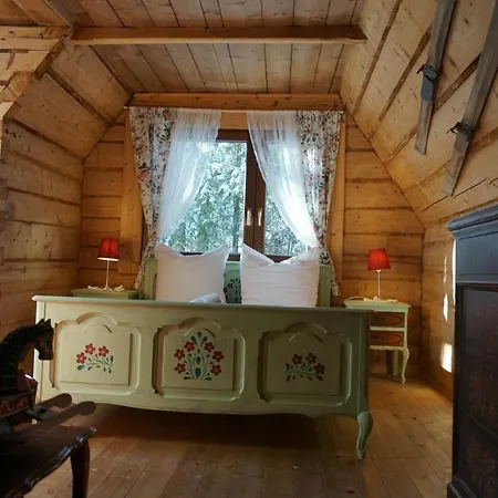 Good Bye Lenin Hostel