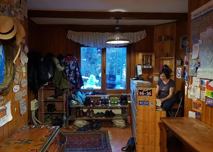 Good Bye Lenin Hostel *