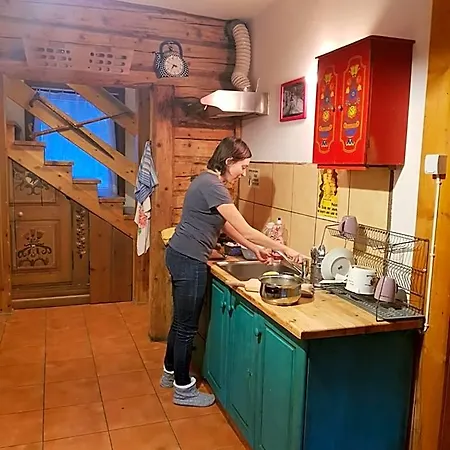 宗卡帕内再见列宁酒店 旅馆 *