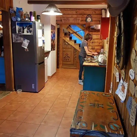 宗卡帕内再见列宁酒店 旅馆 *